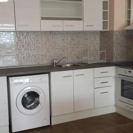 شقة и мони холидейс *