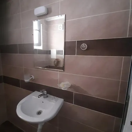 и мони холидейс شقة