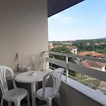 Apartment и мони холидейс *
