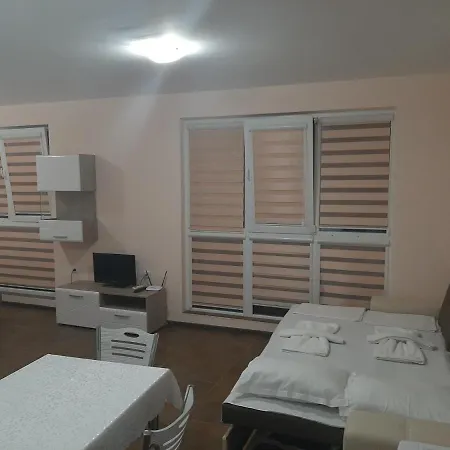 и мони холидейс Apartment Tsarevo