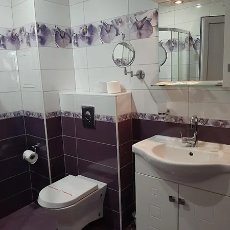 и мони холидейс Lejlighed