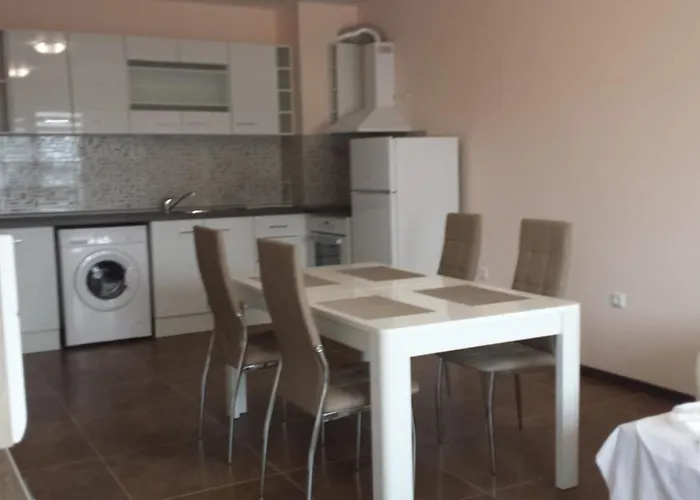 Апартаменты и мони холидейс