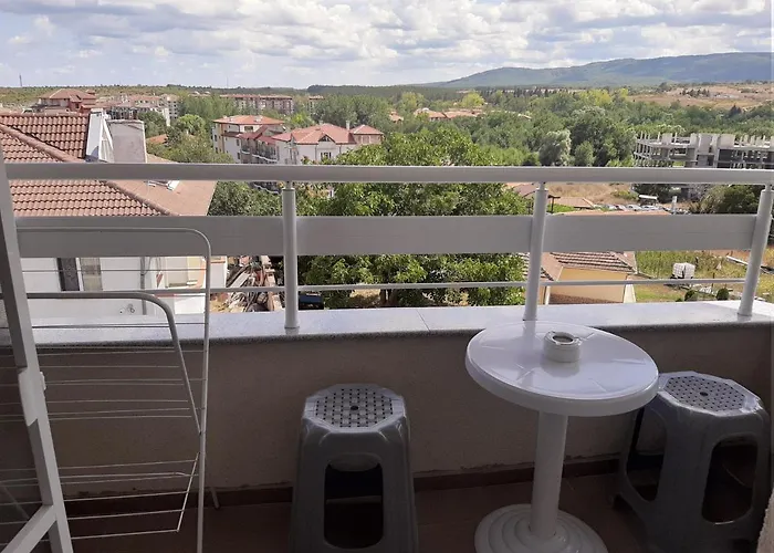 Апартаменты и мони холидейс