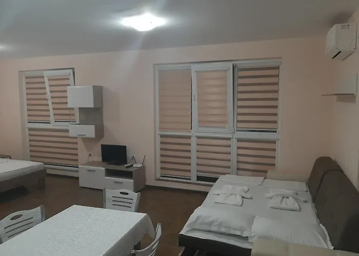 и мони холидейс Apartamento Carevo