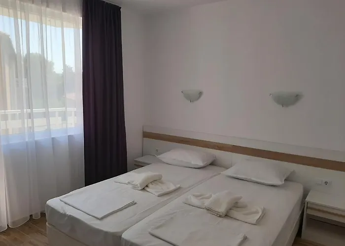 и мони холидейс * Царёво