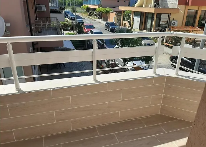 и мони холидейс * Царёво