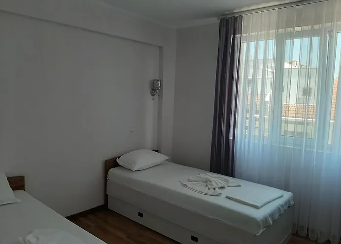 Апартаменты и мони холидейс